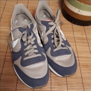 Nike Internationalist